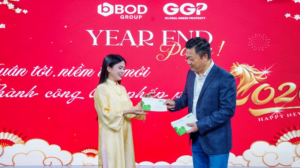 Lãnh đạo BOD trao thưởng Tết cho tập thể xuất sắc